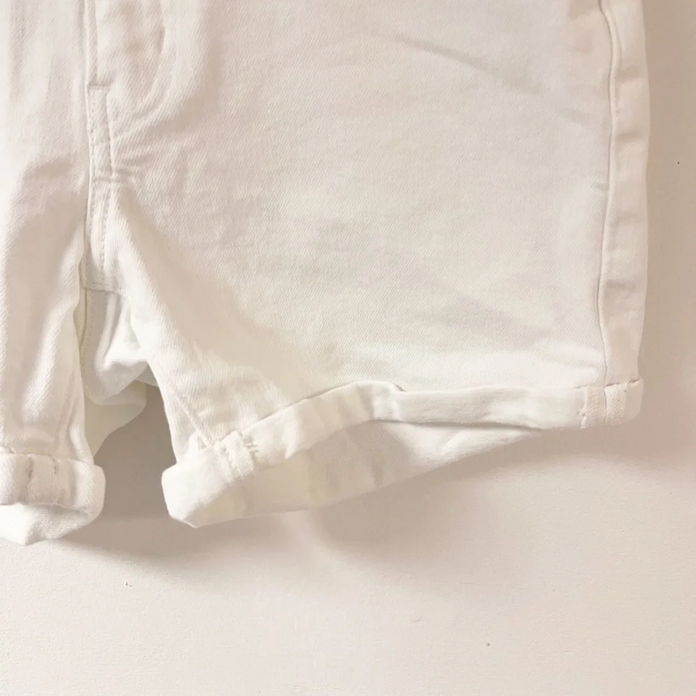 LEVIS Mid Length White Denim Shorts size 28/6 Cuffed Zipper Fly - Picture 6 of 11